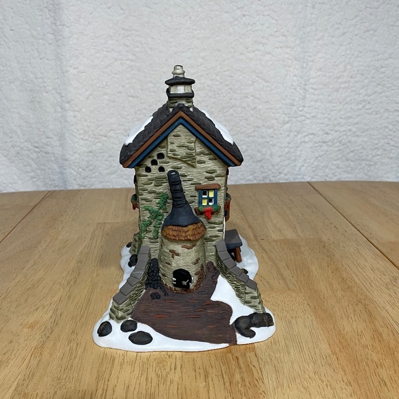 Department 56 Heritage Village Collection Dicken’s Village Series “The Maltings” - Picture 6 of 10